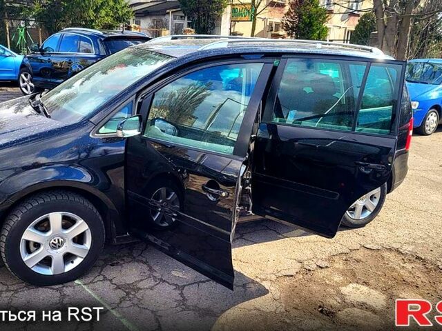 Фольксваген Туран, объемом двигателя 1.9 л и пробегом 290 тыс. км за 3300 $, фото 1 на Automoto.ua