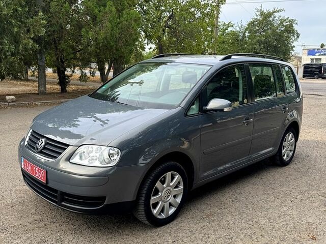 Фольксваген Туран, объемом двигателя 1.6 л и пробегом 184 тыс. км за 6400 $, фото 1 на Automoto.ua