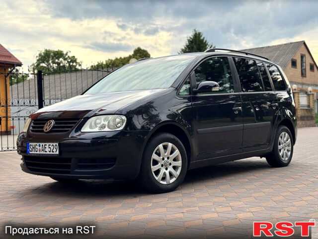 Фольксваген Туран, объемом двигателя 1.6 л и пробегом 221 тыс. км за 5800 $, фото 1 на Automoto.ua