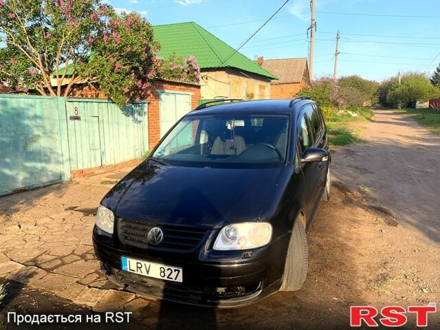 Фольксваген Туран, об'ємом двигуна 2 л та пробігом 300 тис. км за 2900 $, фото 1 на Automoto.ua