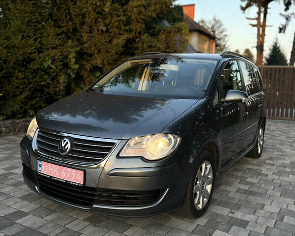 Фольксваген Туран, объемом двигателя 1.4 л и пробегом 140 тыс. км за 7600 $, фото 1 на Automoto.ua