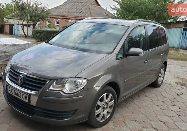 Фольксваген Туран, объемом двигателя 1.9 л и пробегом 300 тыс. км за 7800 $, фото 1 на Automoto.ua