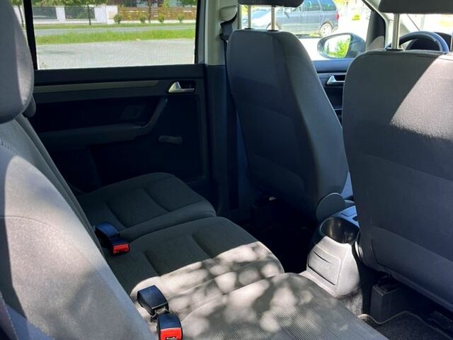 Фольксваген Туран, объемом двигателя 1.9 л и пробегом 230 тыс. км за 6000 $, фото 1 на Automoto.ua