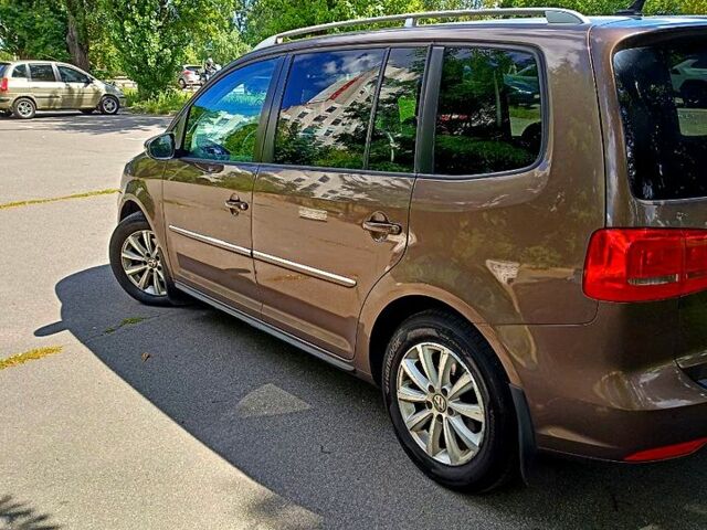 Фольксваген Туран, объемом двигателя 1.6 л и пробегом 295 тыс. км за 9400 $, фото 1 на Automoto.ua