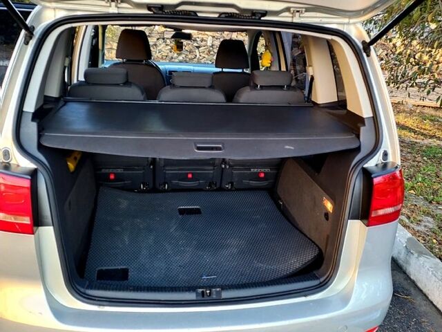 Фольксваген Туран, объемом двигателя 1.6 л и пробегом 230 тыс. км за 10000 $, фото 1 на Automoto.ua