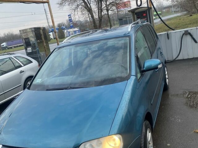 Фольксваген Туран, объемом двигателя 2 л и пробегом 320 тыс. км за 3600 $, фото 1 на Automoto.ua