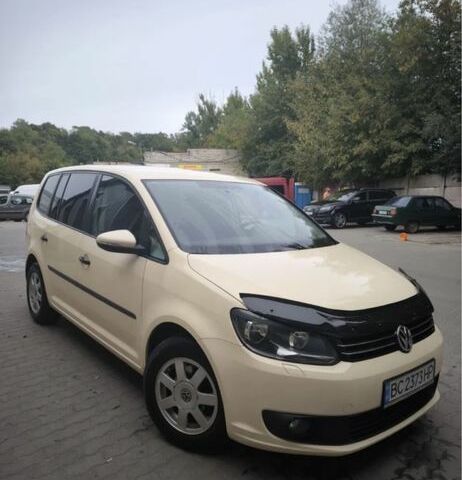 Жовтий Фольксваген Туран, об'ємом двигуна 1.6 л та пробігом 380 тис. км за 8000 $, фото 1 на Automoto.ua
