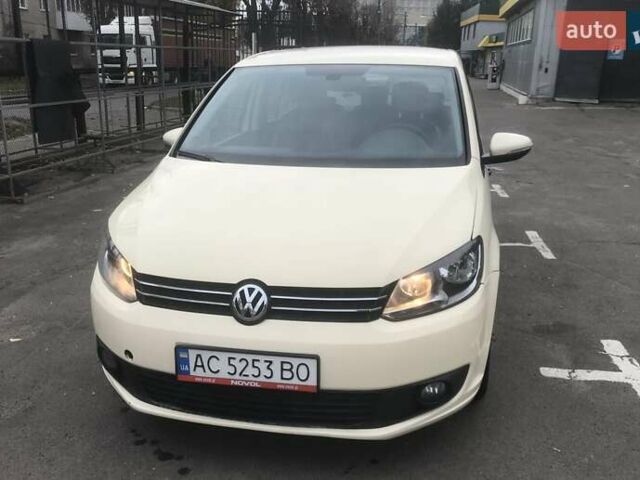 Жовтий Фольксваген Туран, об'ємом двигуна 1.6 л та пробігом 300 тис. км за 7500 $, фото 1 на Automoto.ua