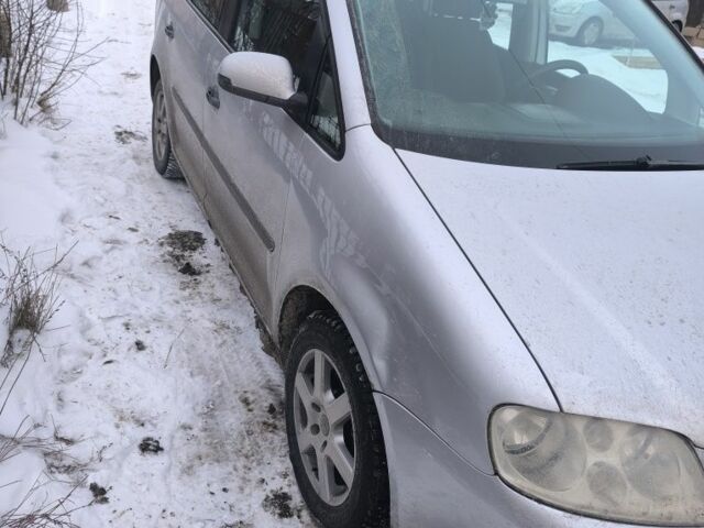 Сірий Фольксваген Туран, об'ємом двигуна 1.9 л та пробігом 330 тис. км за 2790 $, фото 1 на Automoto.ua