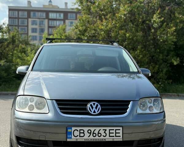 Серый Фольксваген Туран, объемом двигателя 1.9 л и пробегом 287 тыс. км за 5800 $, фото 1 на Automoto.ua