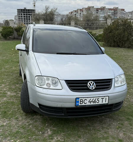 Сірий Фольксваген Туран, об'ємом двигуна 1.6 л та пробігом 344 тис. км за 4600 $, фото 1 на Automoto.ua