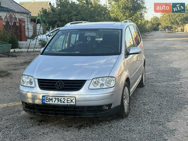Сірий Фольксваген Туран, об'ємом двигуна 1.98 л та пробігом 390 тис. км за 4500 $, фото 1 на Automoto.ua