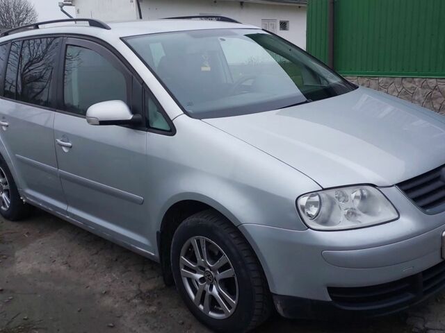 Серый Фольксваген Туран, объемом двигателя 1.9 л и пробегом 350 тыс. км за 3006 $, фото 1 на Automoto.ua