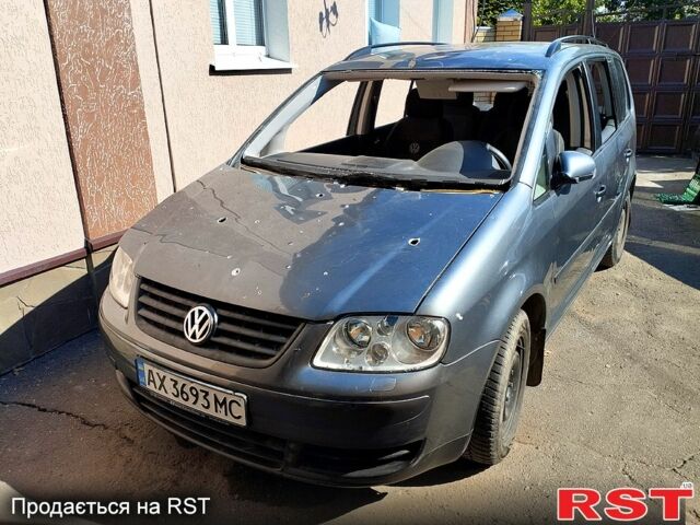 Серый Фольксваген Туран, объемом двигателя 1.6 л и пробегом 178 тыс. км за 2200 $, фото 1 на Automoto.ua