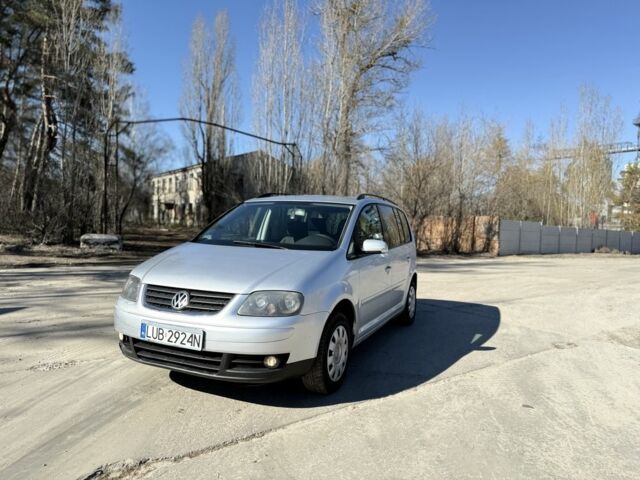 Сірий Фольксваген Туран, об'ємом двигуна 1.9 л та пробігом 300 тис. км за 2500 $, фото 1 на Automoto.ua