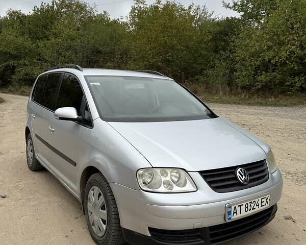 Серый Фольксваген Туран, объемом двигателя 1.9 л и пробегом 353 тыс. км за 5305 $, фото 1 на Automoto.ua