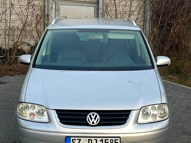 Сірий Фольксваген Туран, об'ємом двигуна 2 л та пробігом 300 тис. км за 2700 $, фото 1 на Automoto.ua