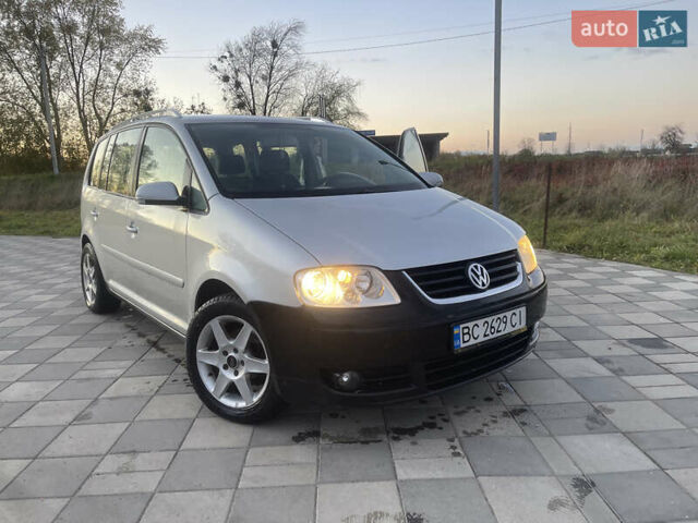 Сірий Фольксваген Туран, об'ємом двигуна 1.6 л та пробігом 294 тис. км за 5000 $, фото 1 на Automoto.ua