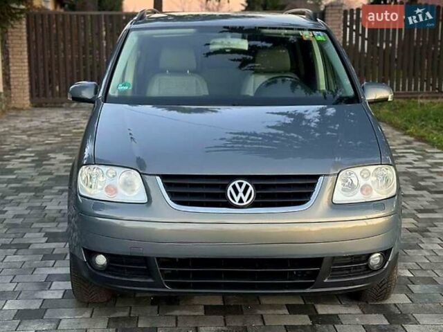 Сірий Фольксваген Туран, об'ємом двигуна 1.6 л та пробігом 197 тис. км за 6500 $, фото 1 на Automoto.ua