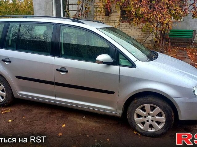 Сірий Фольксваген Туран, об'ємом двигуна 1.6 л та пробігом 199 тис. км за 5900 $, фото 1 на Automoto.ua