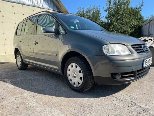 Серый Фольксваген Туран, объемом двигателя 1.6 л и пробегом 3 тыс. км за 5450 $, фото 1 на Automoto.ua