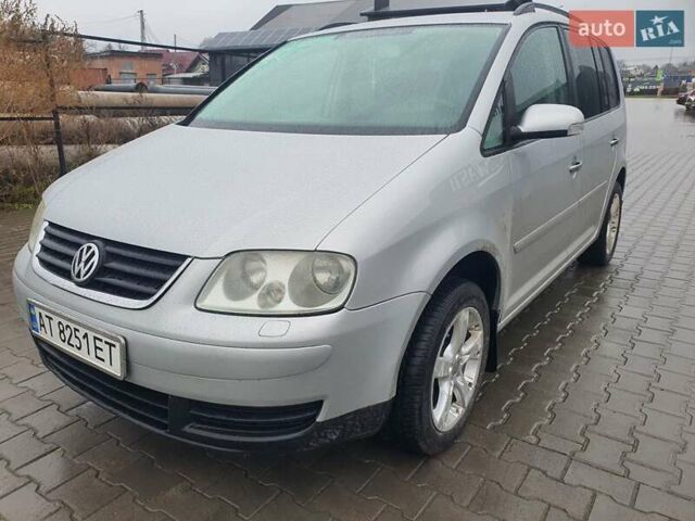 Сірий Фольксваген Туран, об'ємом двигуна 1.6 л та пробігом 270 тис. км за 4700 $, фото 1 на Automoto.ua