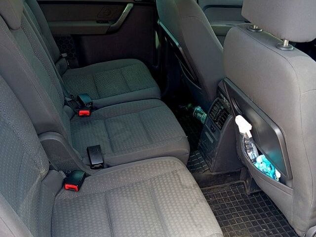 Серый Фольксваген Туран, объемом двигателя 1.9 л и пробегом 300 тыс. км за 4200 $, фото 1 на Automoto.ua