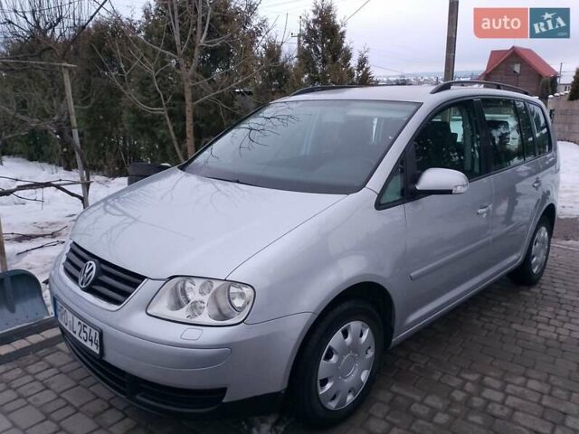 Сірий Фольксваген Туран, об'ємом двигуна 1.6 л та пробігом 220 тис. км за 5800 $, фото 1 на Automoto.ua