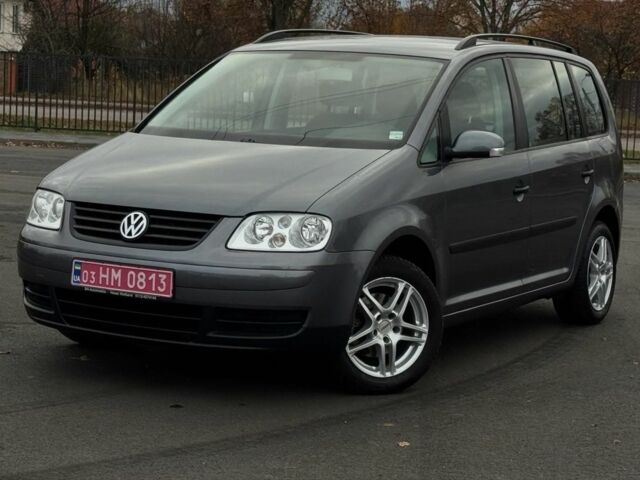 Серый Фольксваген Туран, объемом двигателя 1.6 л и пробегом 223 тыс. км за 6300 $, фото 1 на Automoto.ua