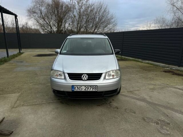 Серый Фольксваген Туран, объемом двигателя 1.9 л и пробегом 400 тыс. км за 2700 $, фото 1 на Automoto.ua