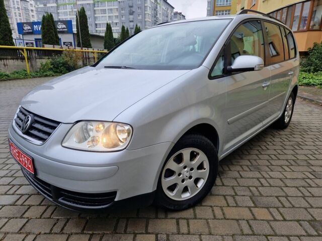 Серый Фольксваген Туран, объемом двигателя 0 л и пробегом 204 тыс. км за 5500 $, фото 1 на Automoto.ua