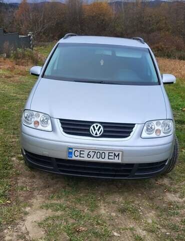 Серый Фольксваген Туран, объемом двигателя 1.6 л и пробегом 269 тыс. км за 6200 $, фото 1 на Automoto.ua