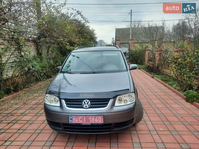 Серый Фольксваген Туран, объемом двигателя 1.6 л и пробегом 193 тыс. км за 6400 $, фото 1 на Automoto.ua