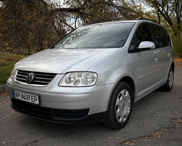 Серый Фольксваген Туран, объемом двигателя 1.9 л и пробегом 206 тыс. км за 6800 $, фото 1 на Automoto.ua