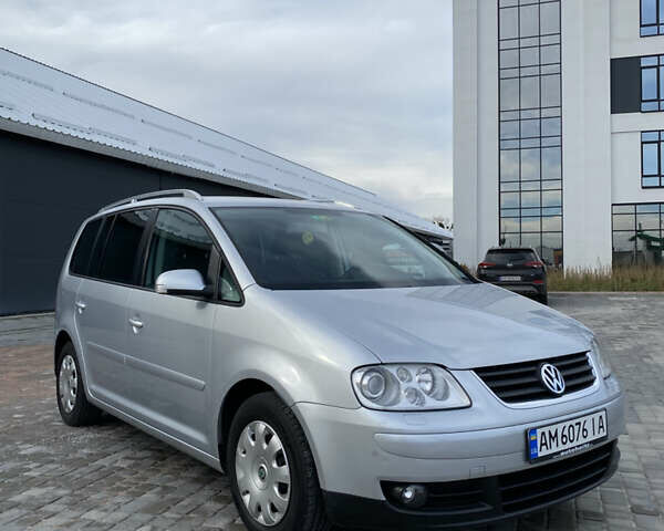 Сірий Фольксваген Туран, об'ємом двигуна 1.4 л та пробігом 217 тис. км за 6400 $, фото 1 на Automoto.ua