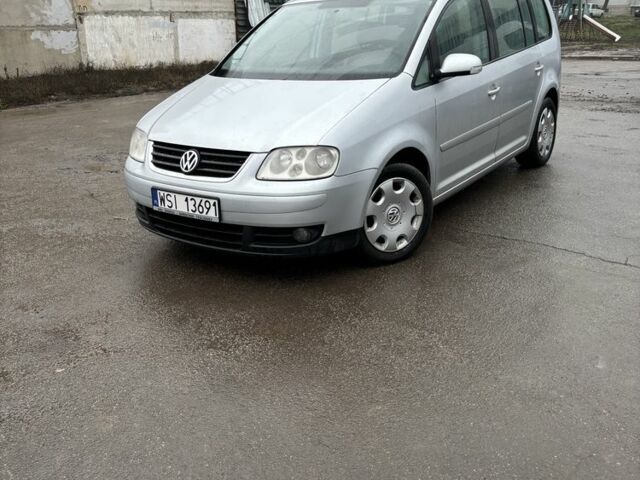 Серый Фольксваген Туран, объемом двигателя 1.9 л и пробегом 350 тыс. км за 2900 $, фото 1 на Automoto.ua