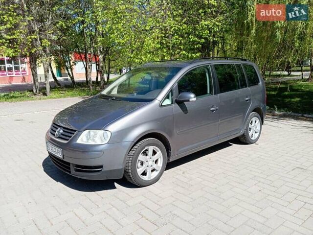 Серый Фольксваген Туран, объемом двигателя 1.98 л и пробегом 250 тыс. км за 5200 $, фото 1 на Automoto.ua