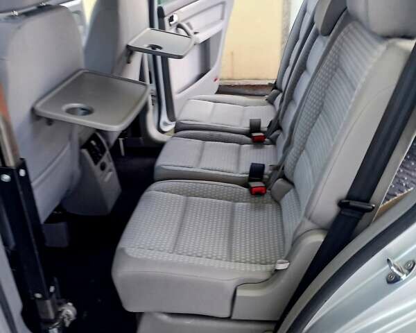 Серый Фольксваген Туран, объемом двигателя 1.6 л и пробегом 26 тыс. км за 11572 $, фото 1 на Automoto.ua