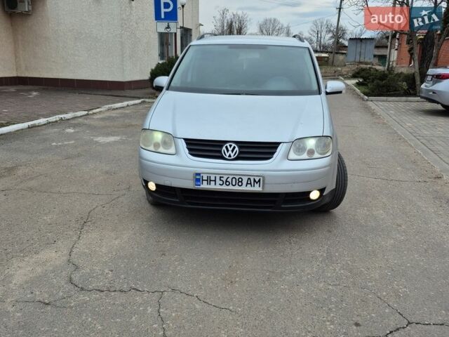 Сірий Фольксваген Туран, об'ємом двигуна 1.9 л та пробігом 315 тис. км за 7000 $, фото 1 на Automoto.ua