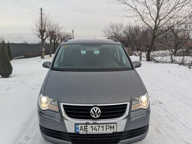 Сірий Фольксваген Туран, об'ємом двигуна 1.4 л та пробігом 200 тис. км за 6650 $, фото 1 на Automoto.ua