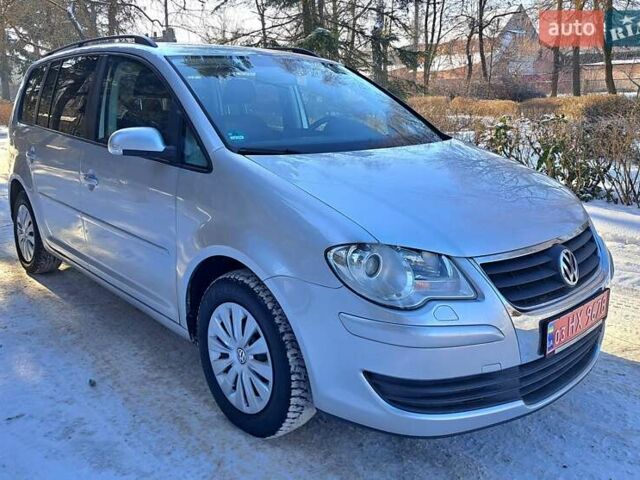 Сірий Фольксваген Туран, об'ємом двигуна 1.9 л та пробігом 191 тис. км за 8800 $, фото 1 на Automoto.ua