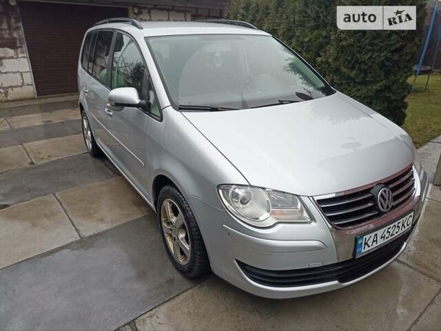 Сірий Фольксваген Туран, об'ємом двигуна 1.9 л та пробігом 361 тис. км за 6700 $, фото 1 на Automoto.ua