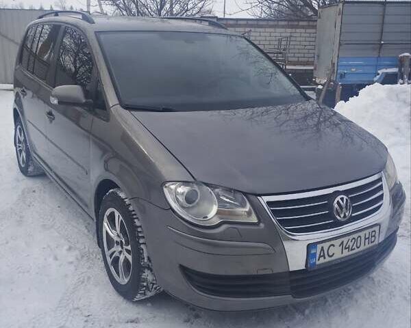 Сірий Фольксваген Туран, об'ємом двигуна 1.4 л та пробігом 300 тис. км за 6500 $, фото 1 на Automoto.ua