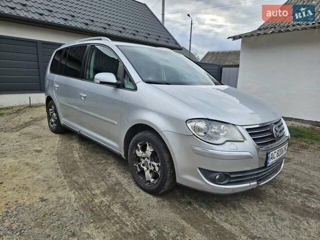 Сірий Фольксваген Туран, об'ємом двигуна 1.97 л та пробігом 315 тис. км за 7100 $, фото 1 на Automoto.ua