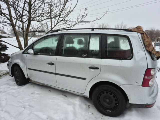 Серый Фольксваген Туран, объемом двигателя 1.9 л и пробегом 270 тыс. км за 4150 $, фото 1 на Automoto.ua