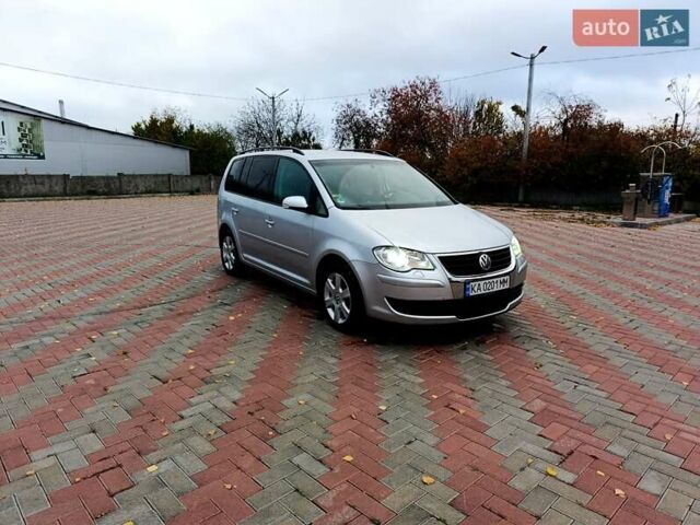 Сірий Фольксваген Туран, об'ємом двигуна 1.9 л та пробігом 285 тис. км за 7900 $, фото 1 на Automoto.ua