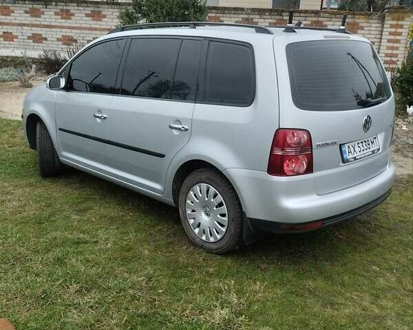 Сірий Фольксваген Туран, об'ємом двигуна 1.9 л та пробігом 257 тис. км за 8600 $, фото 1 на Automoto.ua