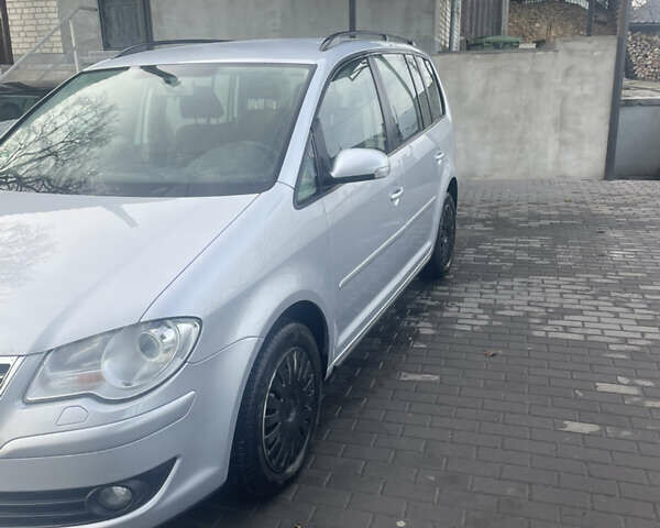 Сірий Фольксваген Туран, об'ємом двигуна 1.4 л та пробігом 237 тис. км за 6150 $, фото 1 на Automoto.ua