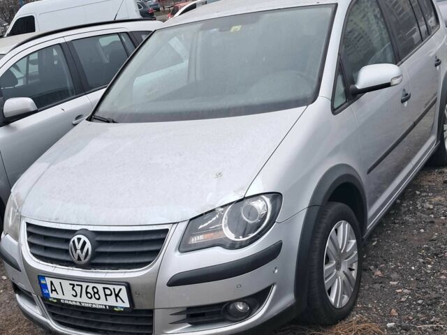 Серый Фольксваген Туран, объемом двигателя 1.4 л и пробегом 215 тыс. км за 7250 $, фото 1 на Automoto.ua