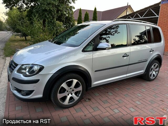 Серый Фольксваген Туран, объемом двигателя 2 л и пробегом 250 тыс. км за 8399 $, фото 1 на Automoto.ua